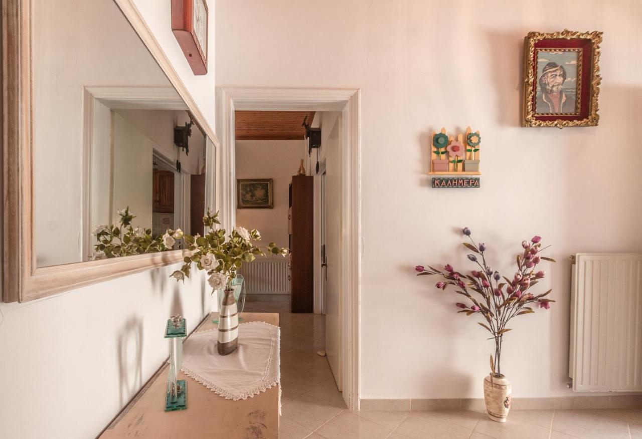 Ilia'S Holiday Home Peritheia Esterno foto